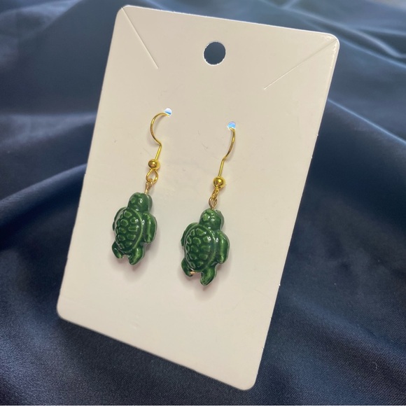 Blue Willow Boutique Earrings - Picture 3 of 4